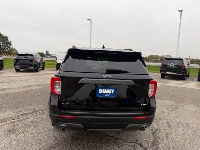 Used 2024 Black Metallic Ford XLT image 6