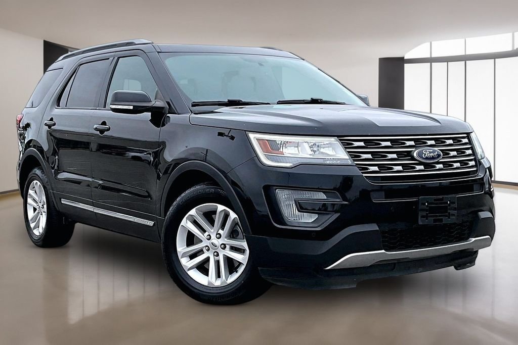 Used 2017 Black Ford XLT image 11