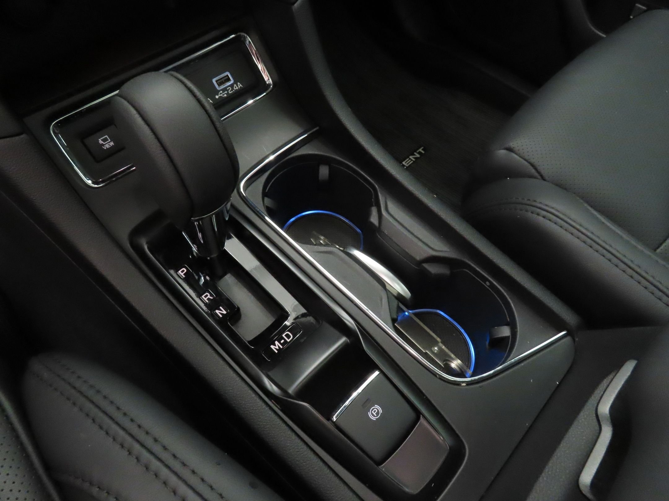Used 2025 White Subaru Onyx Edition Touring image 16