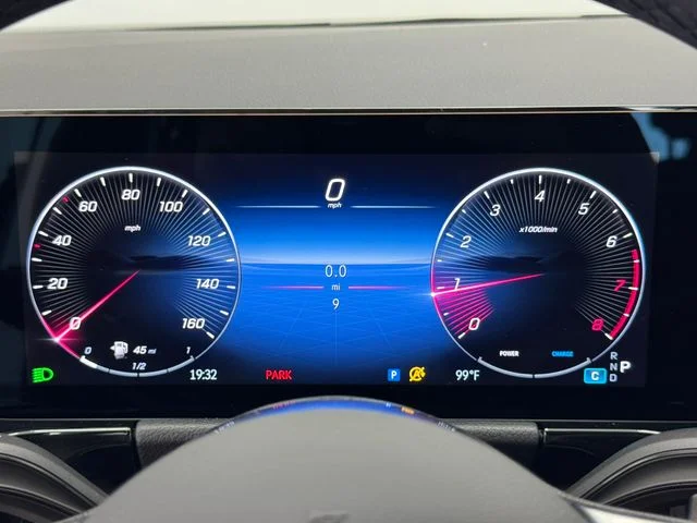 New 2026  Mercedes-Benz GLA 250 image 2