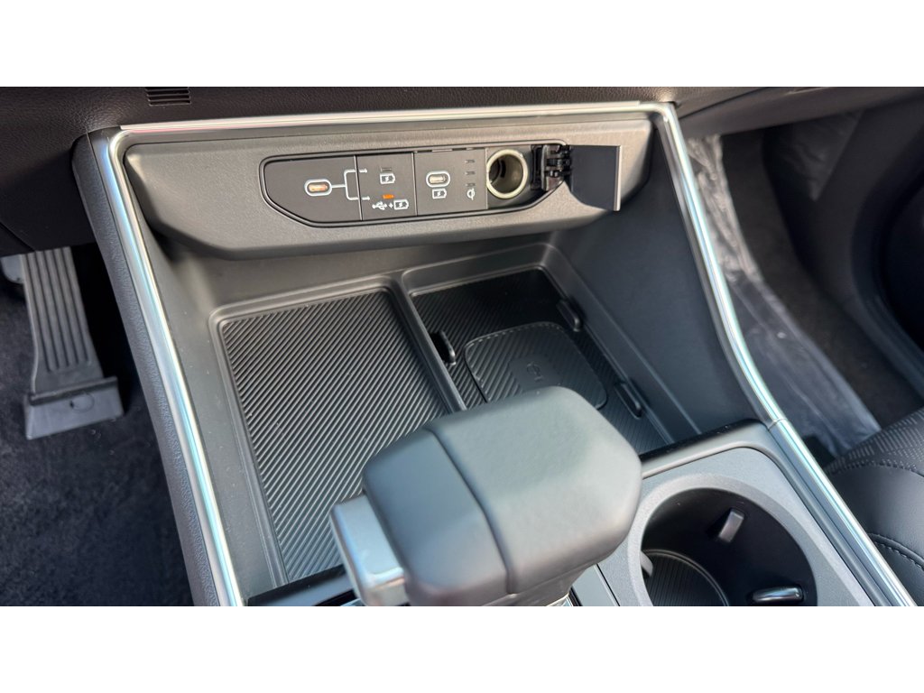 New 2027 Snow White Pearl Kia SX image 17