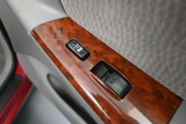 Used 2007 Red Toyota LE image 37