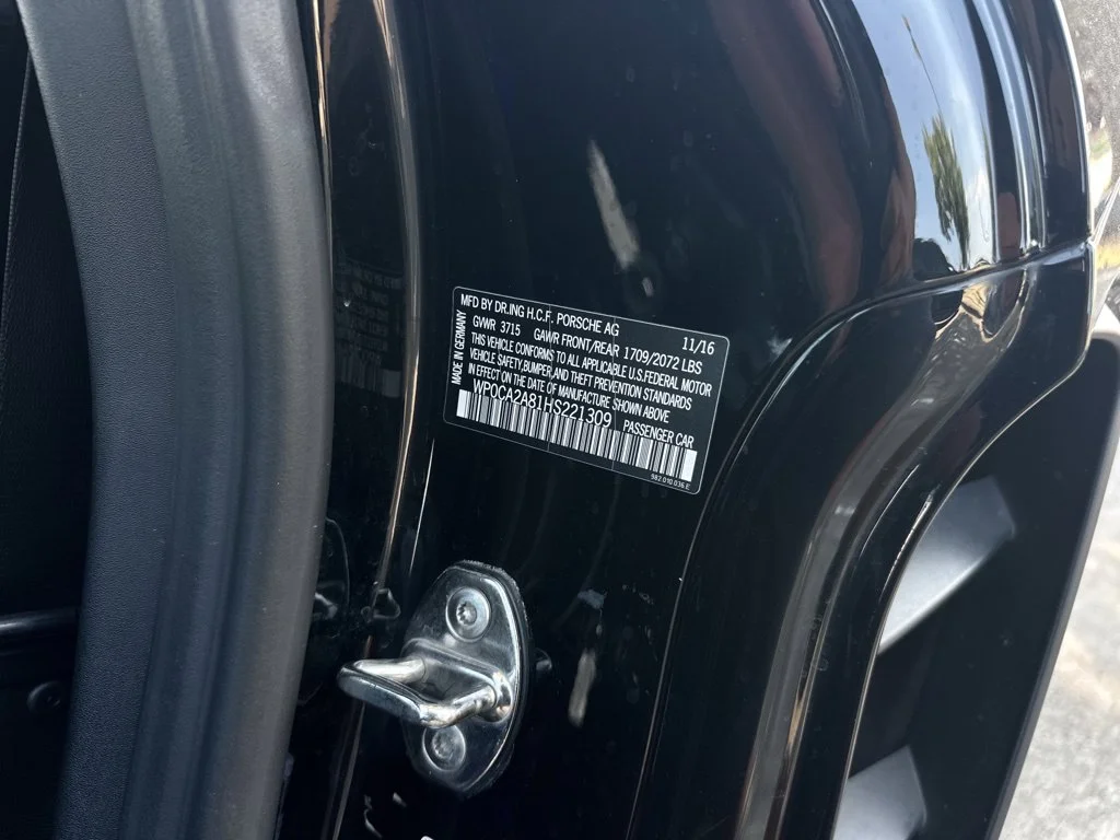 Used 2017  Porsche Base image 26