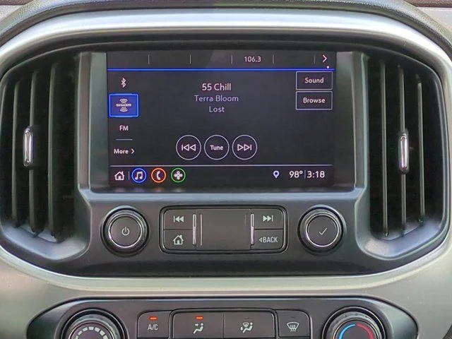 Used 2019 Blue GMC SLE1 image 19