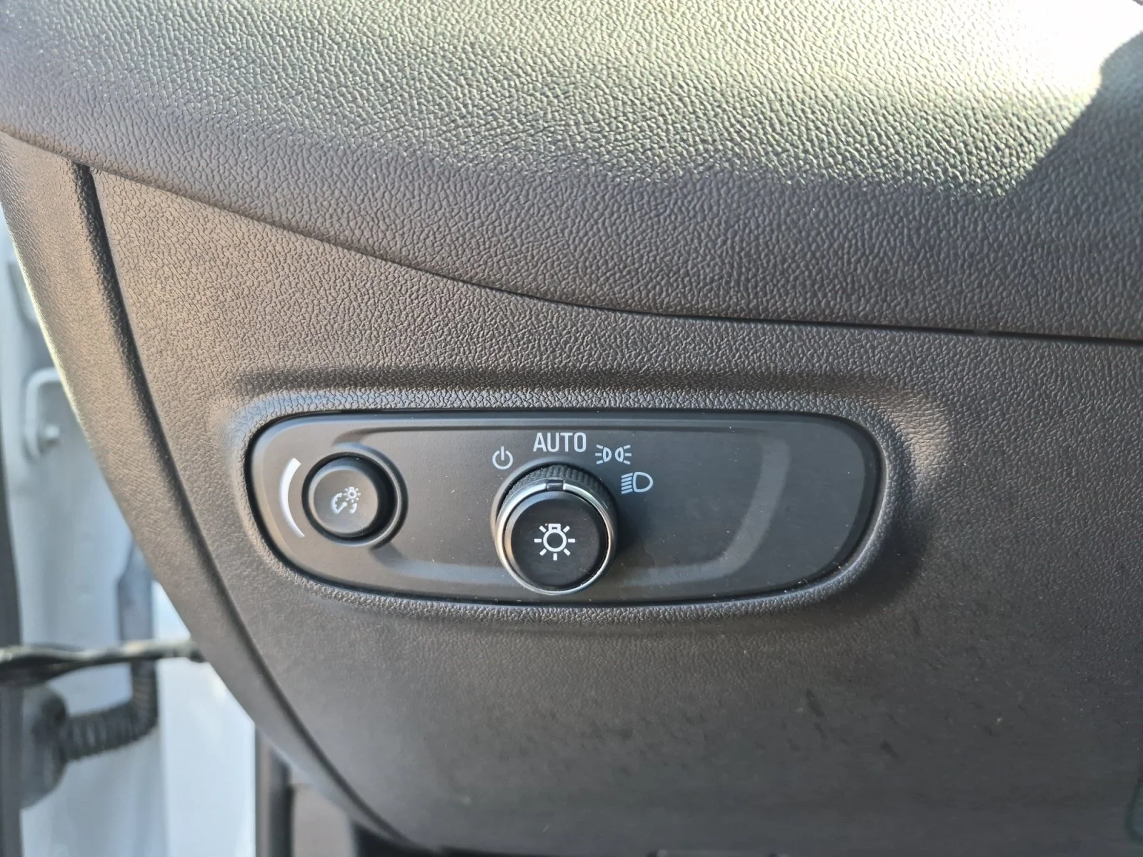 Used 2024 Summit White Chevrolet LS image 21