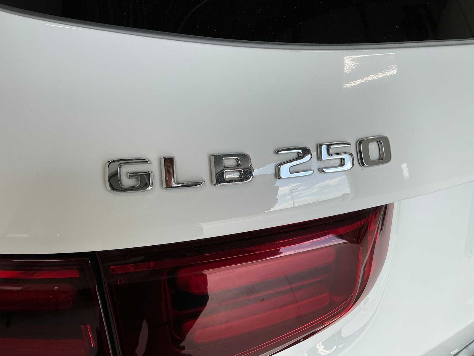 Certified Used 2026 Polar White Mercedes-Benz GLB 250 image 9