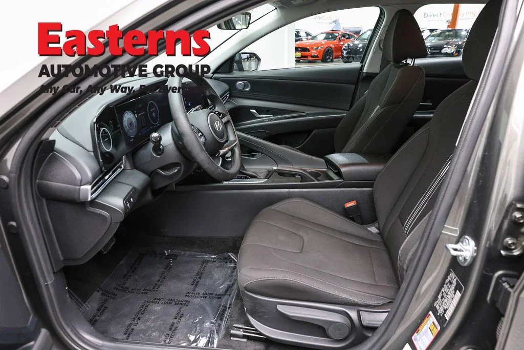 Used 2024 Gray Hyundai SEL image 13