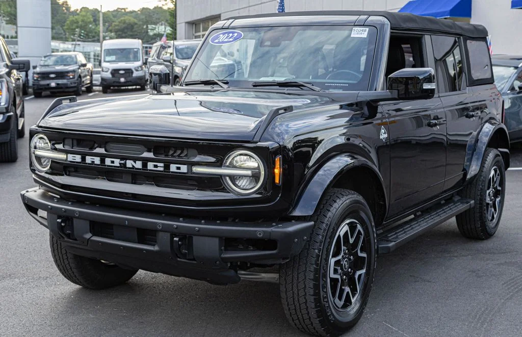 Used 2022 Black Ford Outer Banks image 2