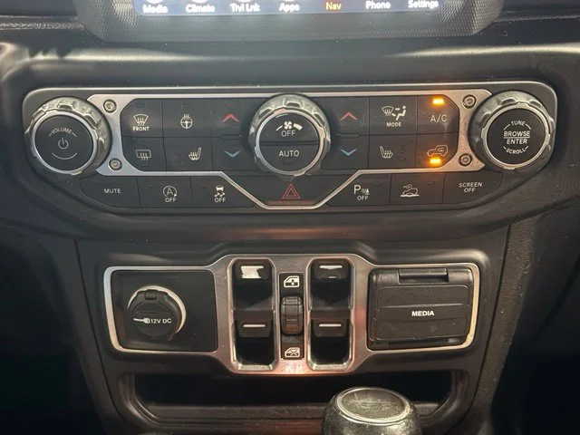 Used 2020 Black Jeep Overland image 27