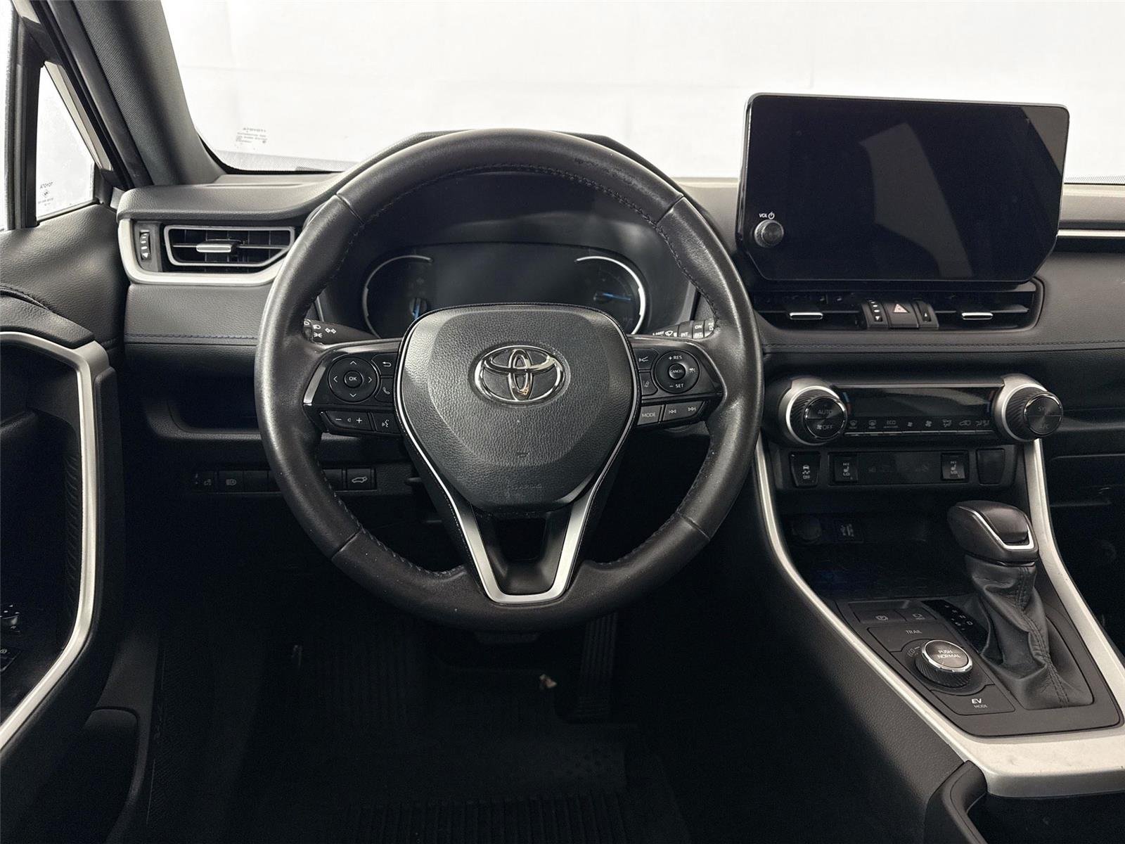 Used 2024 Magnetic Gray Metallic/Midnight Black Metallic Toyota Hybrid XSE image 32