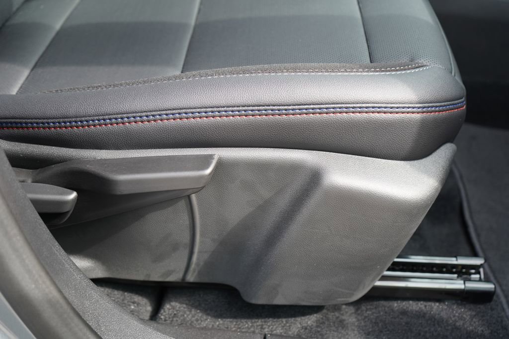 2025 Chevrolet Equinox EV RS - Photo 22