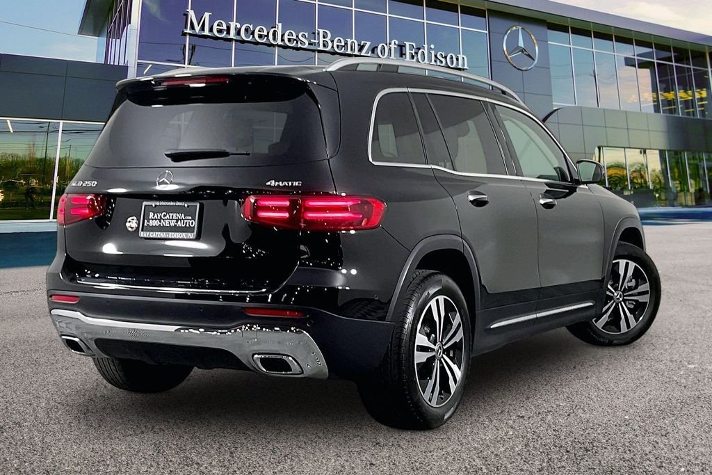Used 2026 Black Mercedes-Benz GLB 250 image 10