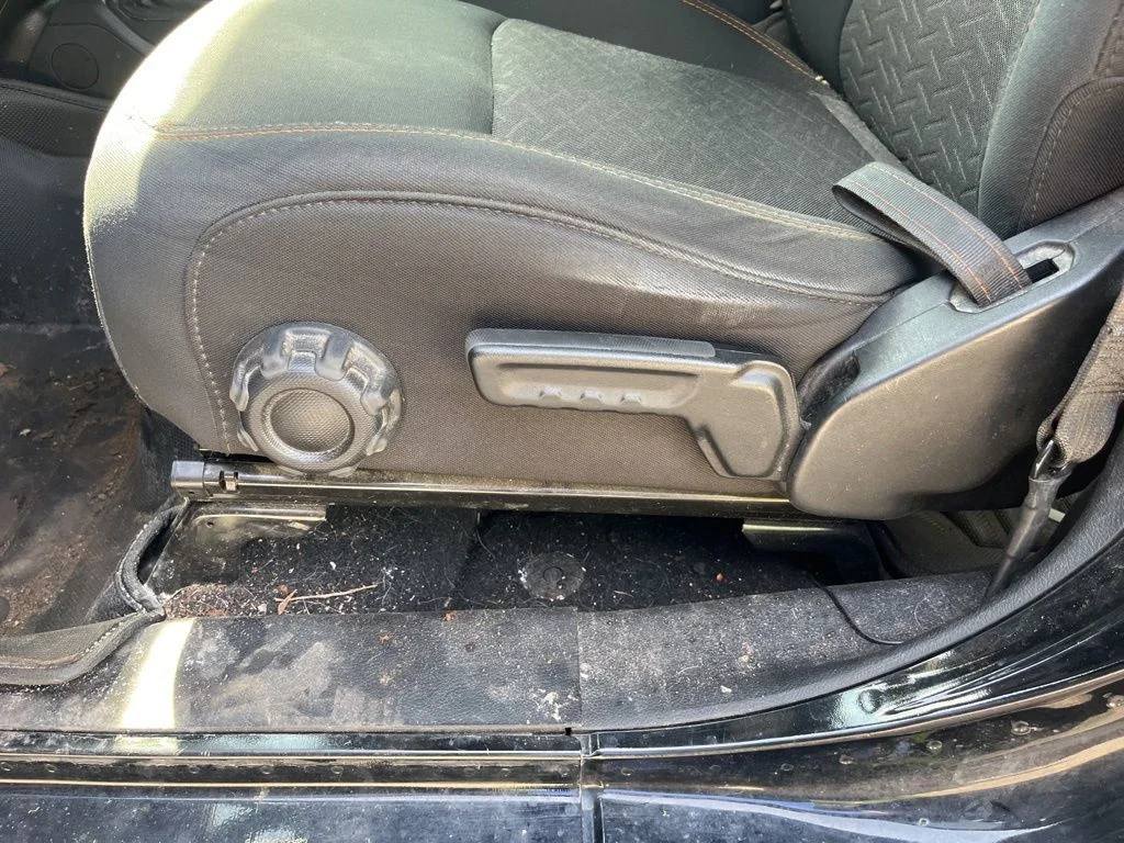 Used 2022 Black Jeep Mojave image 19