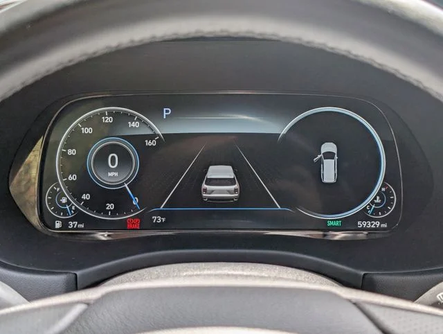 Used 2020 Graphite Hyundai Limited image 16