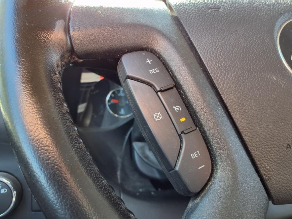 Used 2021 Summit White Chevrolet WT image 18