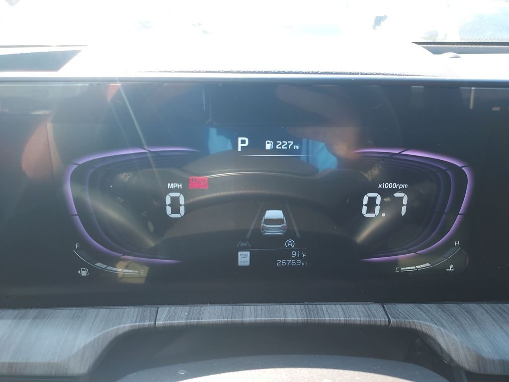 Used 2025 White Kia EX image 18