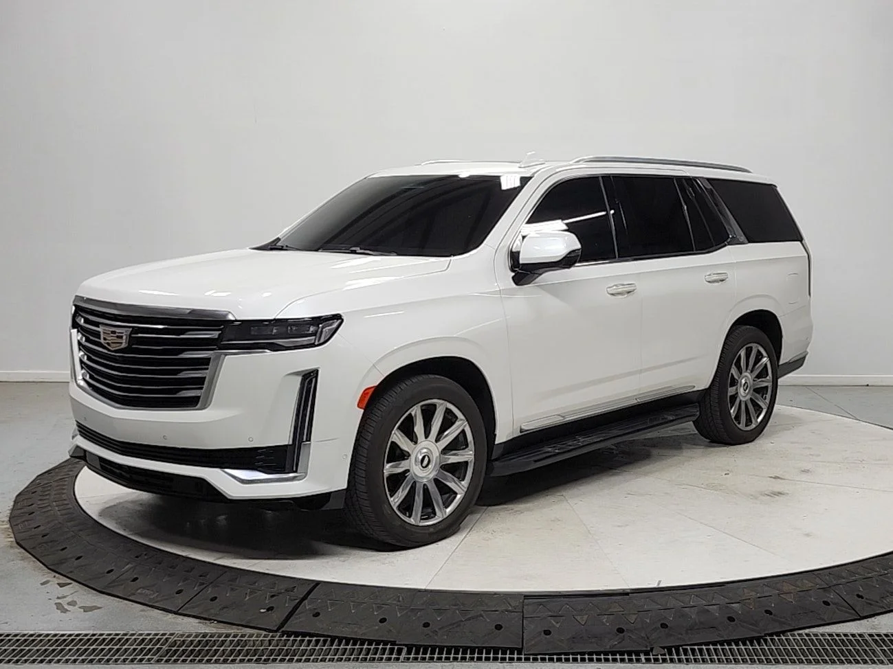 Used 2021 White Cadillac Premium Luxury Platinum image 3