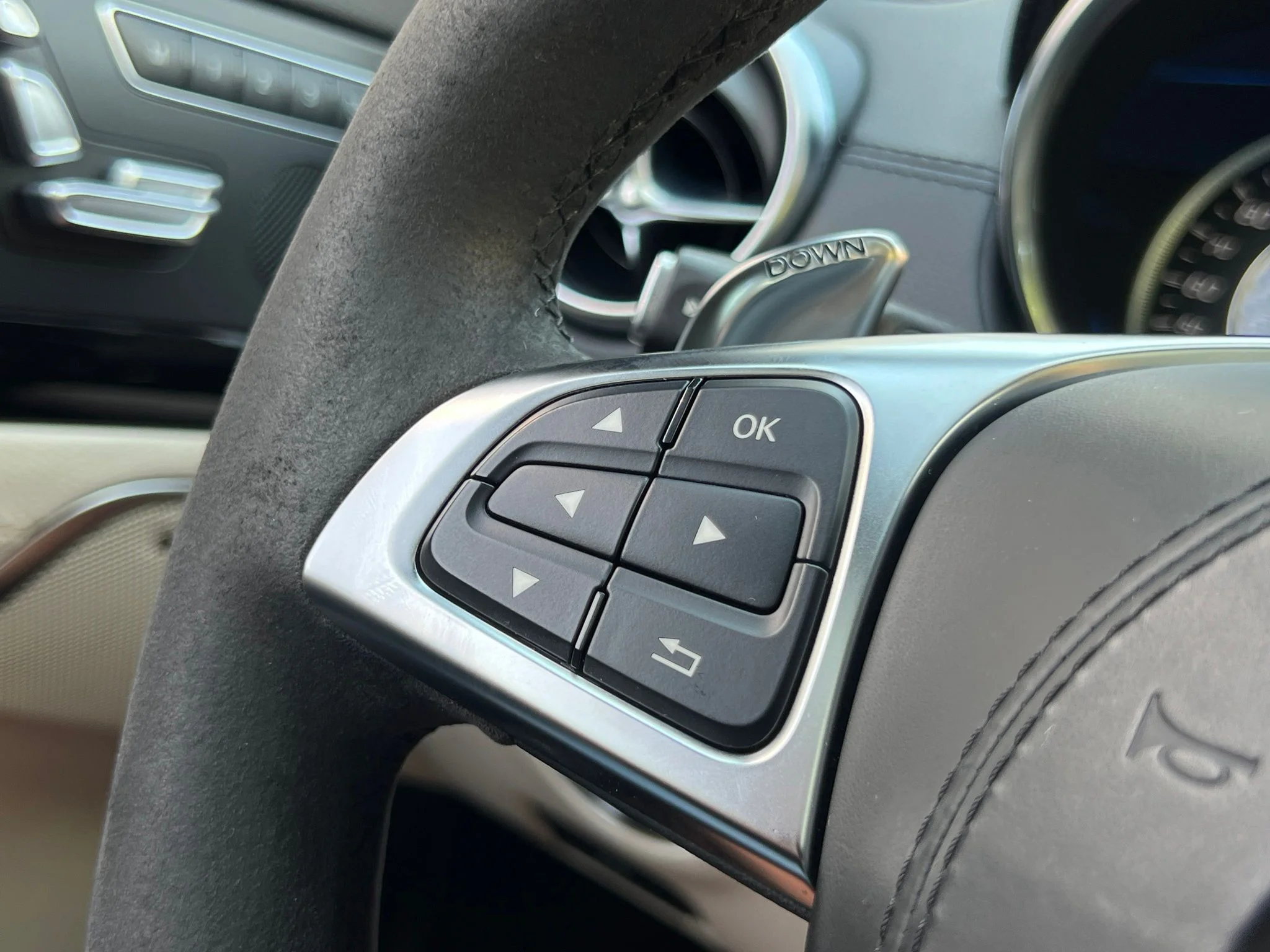 Used 2018  Mercedes-Benz SL 63 AMG® image 25