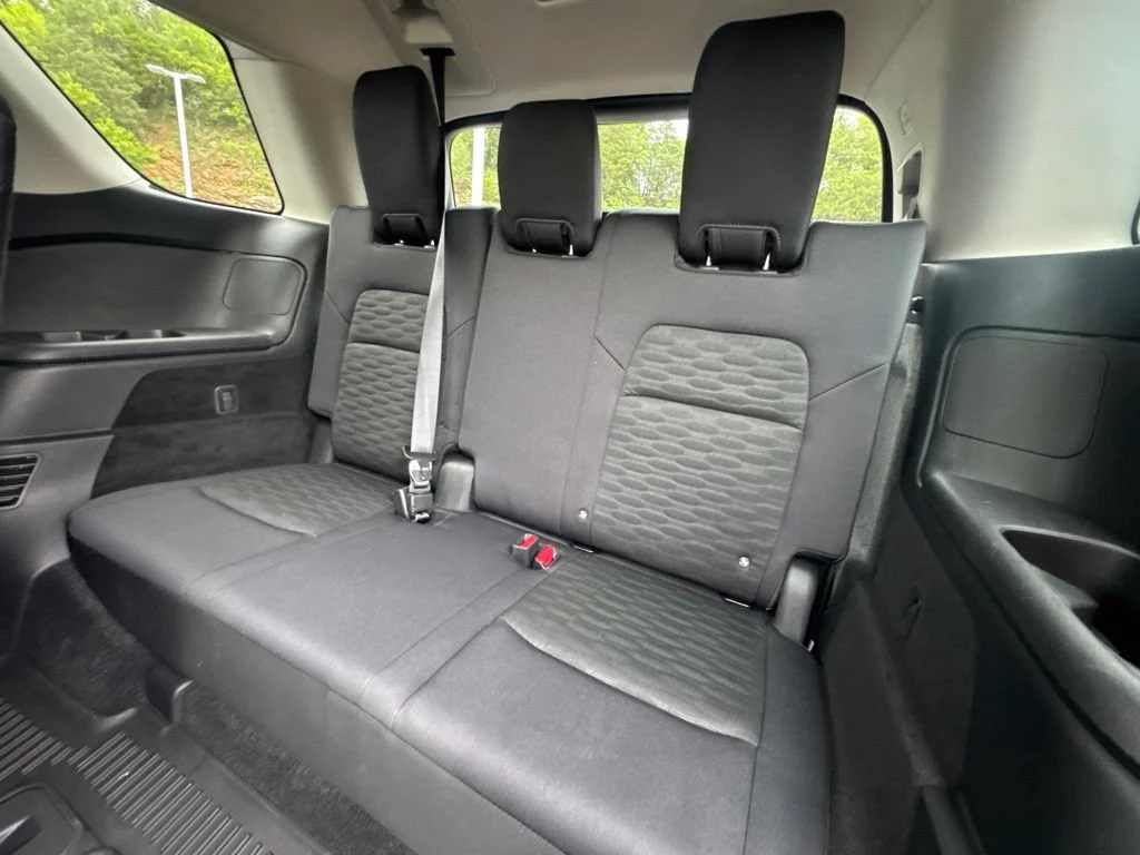 Used 2025 Everest White Nissan SV image 13