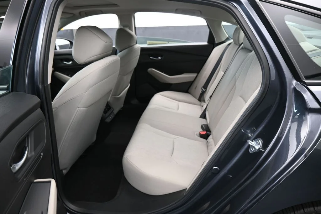 Used 2025 Gray Honda SE image 32