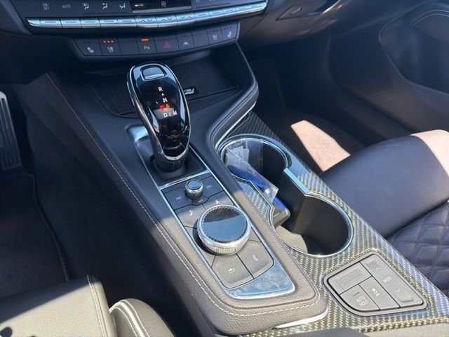 Used 2022  Cadillac V-Series image 6