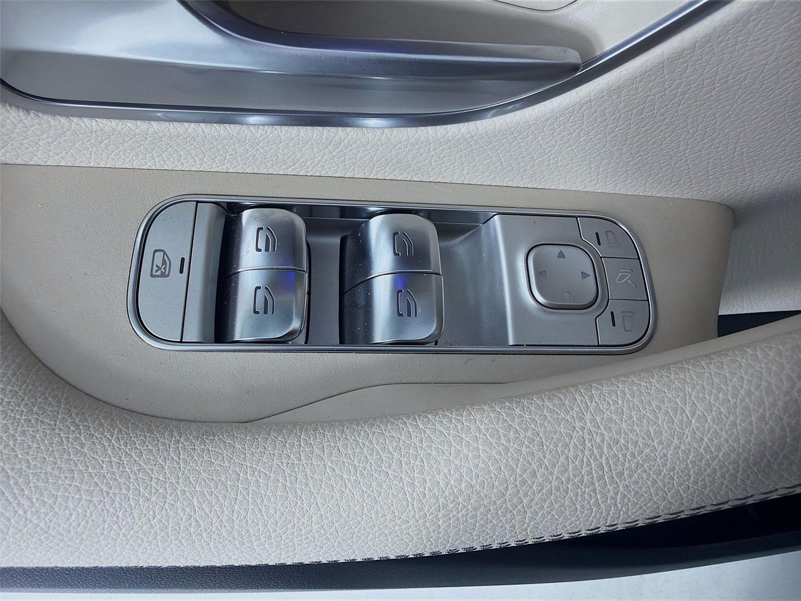 Used 2025 Cirrus Silver Metallic Mercedes-Benz GLE 350 image 9