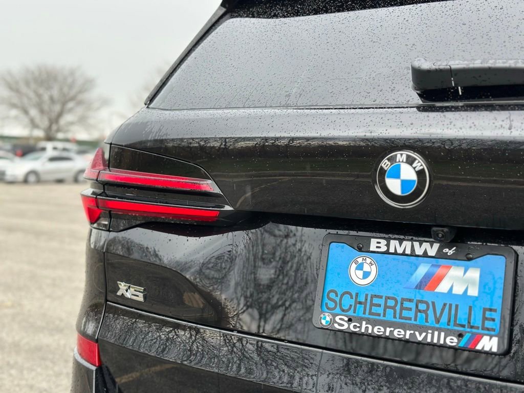 New 2026 Black Sapphire Metallic BMW M60i image 13