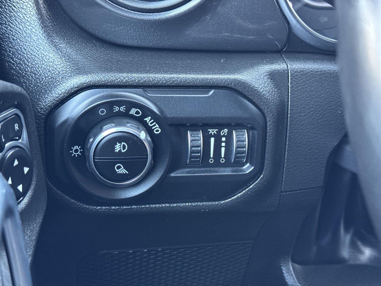 2022 Jeep Gladiator Altitude - Photo 21