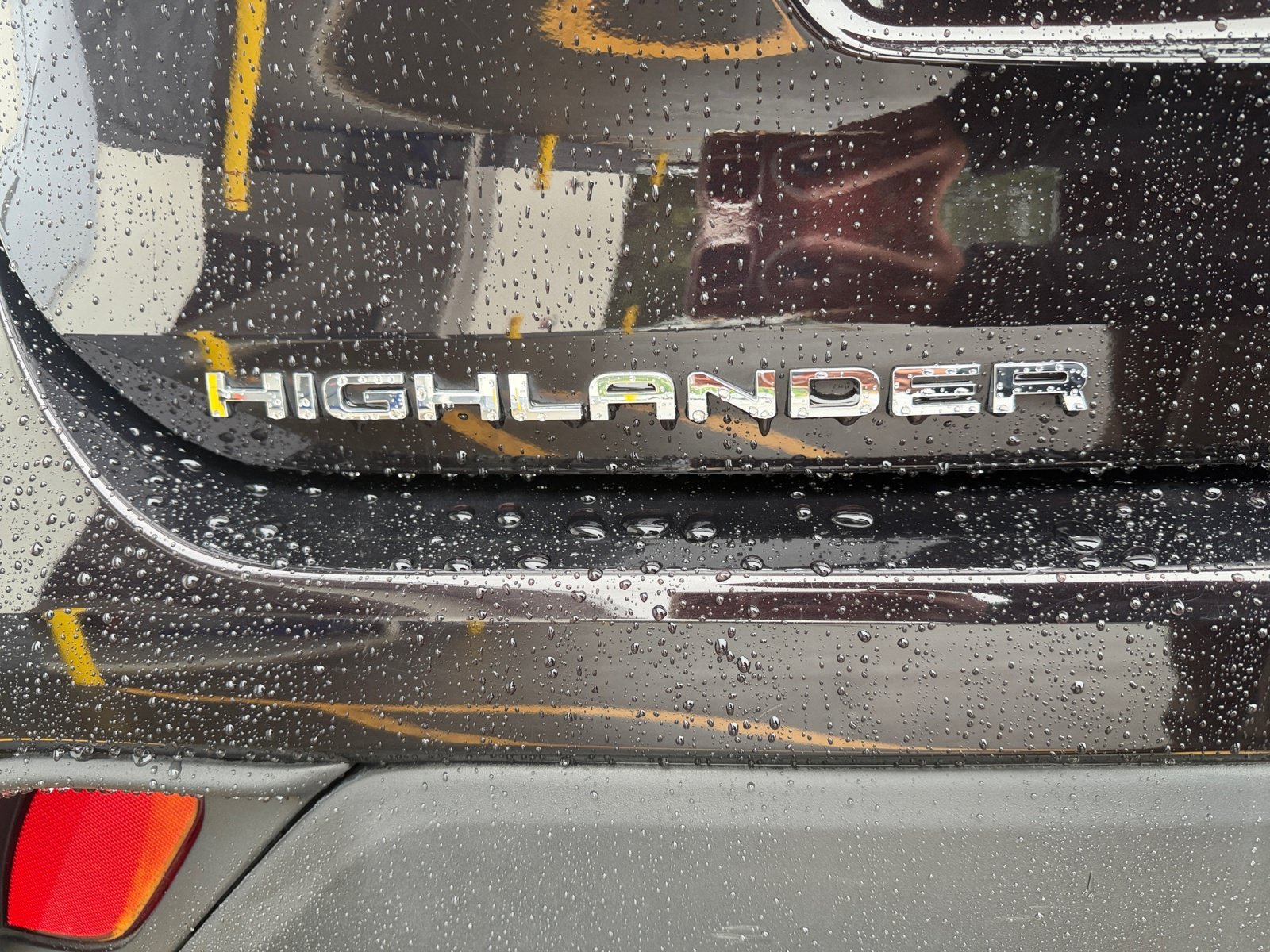 Used 2022 Amber Toyota XLE image 43