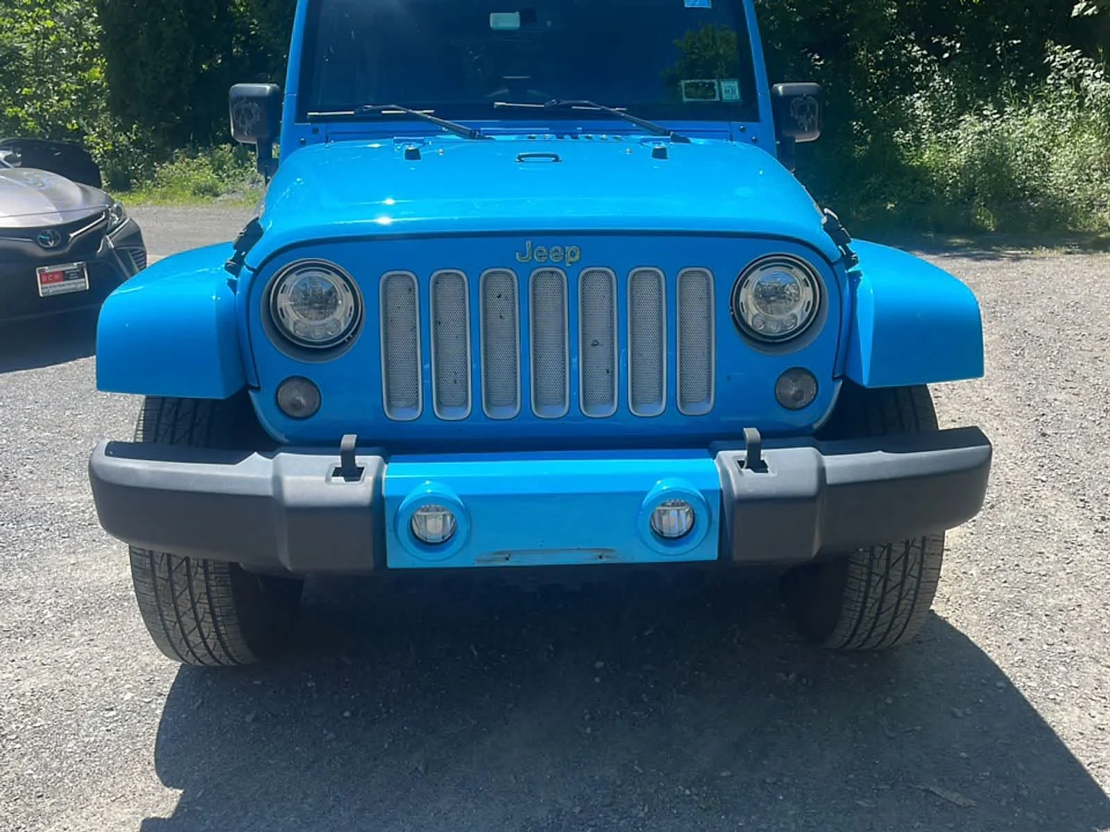 Used 2017 Chief Clearcoat Jeep Sahara image 10