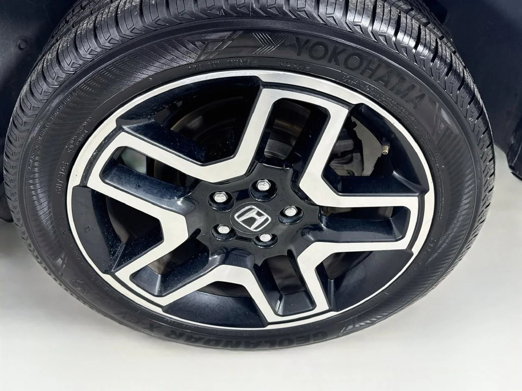 Certified Used 2023 White Honda Elite image 42