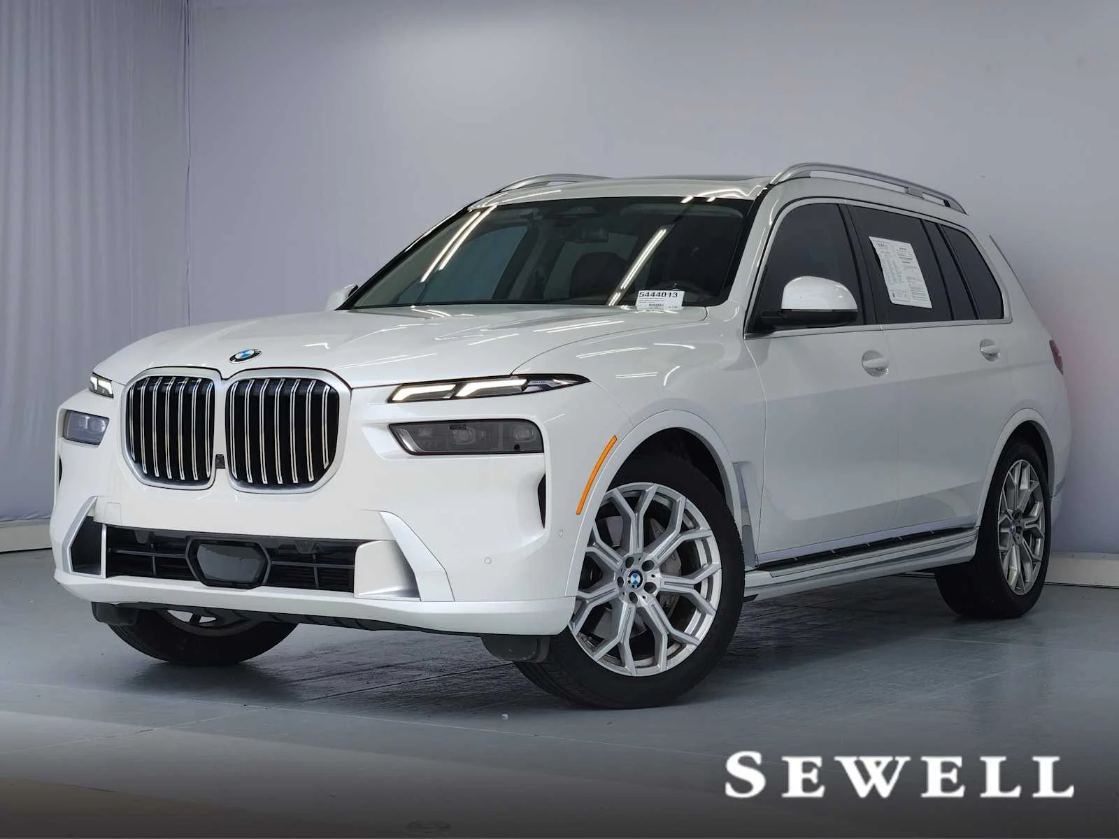 2023 BMW X7 xDrive40i's photo