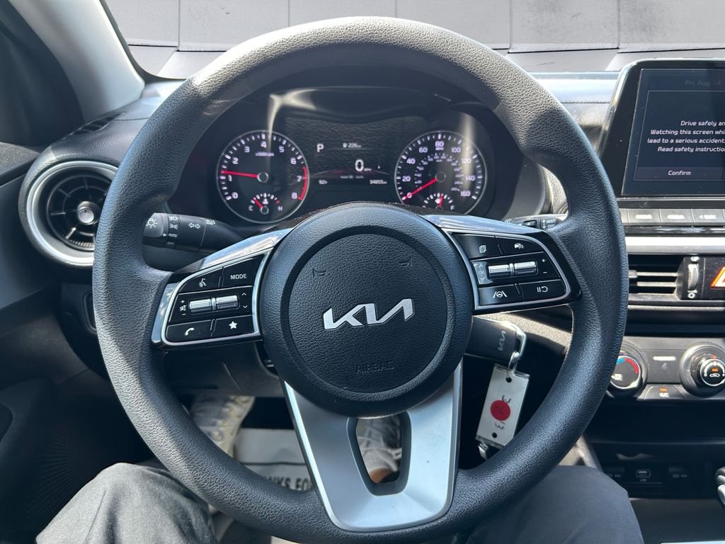Used 2023 Red Kia LXS image 9