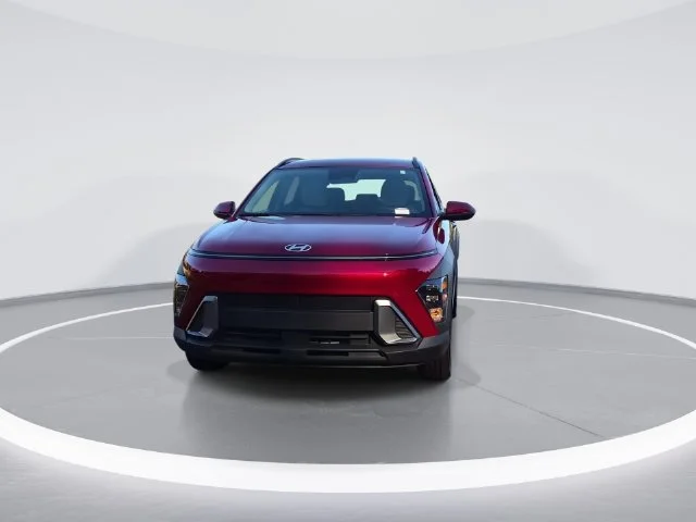 Used 2025 Red Hyundai SEL Convenience image 3
