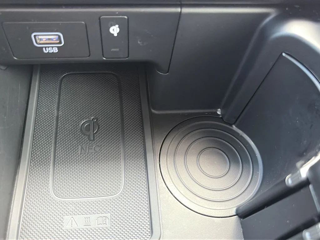 Used 2025 Gray Hyundai SEL image 19