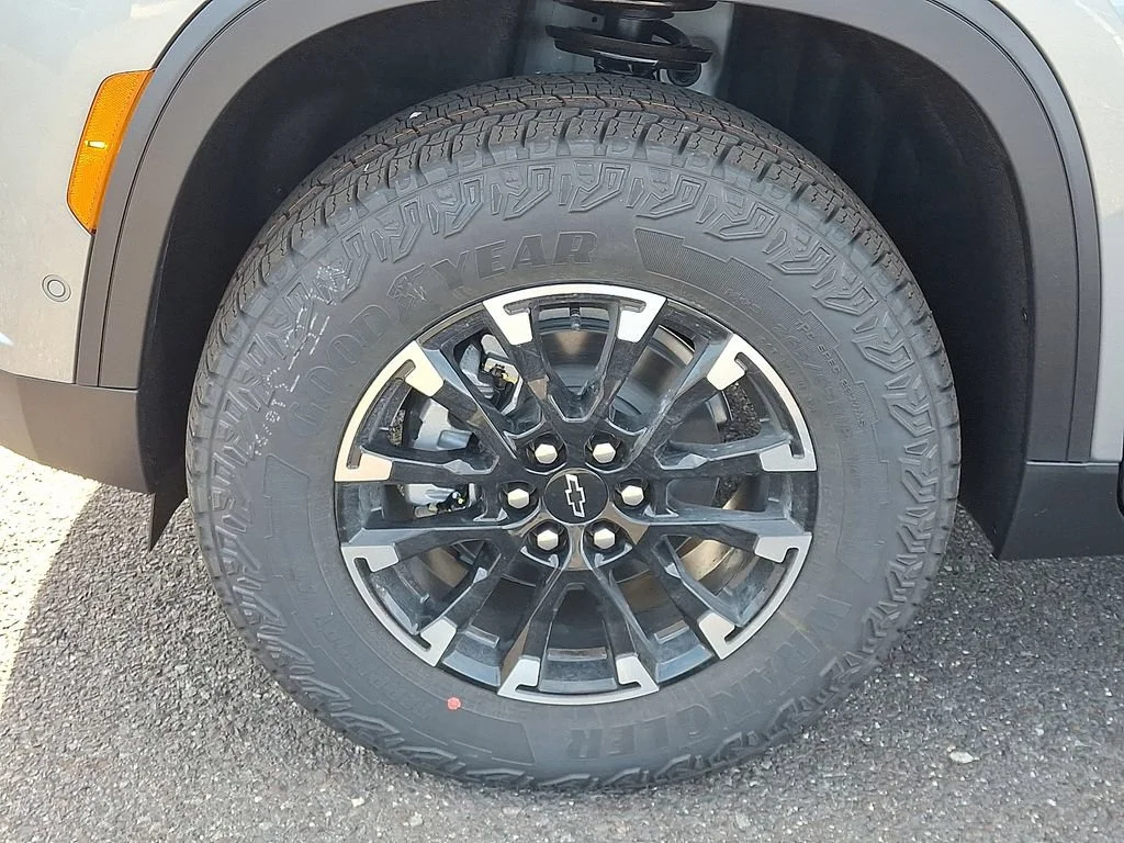New 2026 Sterling Gray Metallic Chevrolet Z71 image 19
