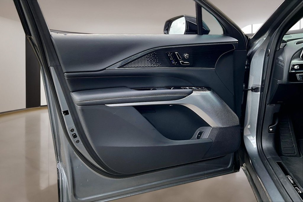 Used 2023 Gray Cadillac Luxury image 18