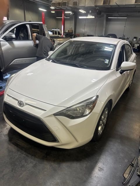 Used 2017  Toyota Base image 2