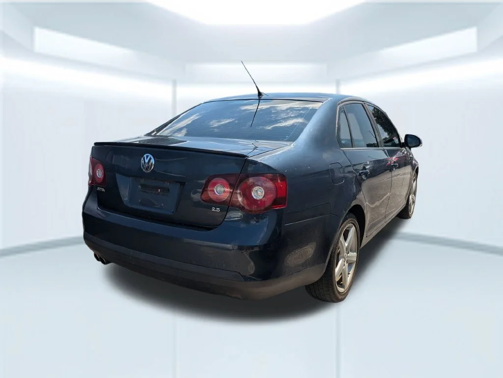 Used 2010 Blue Volkswagen Limited image 2