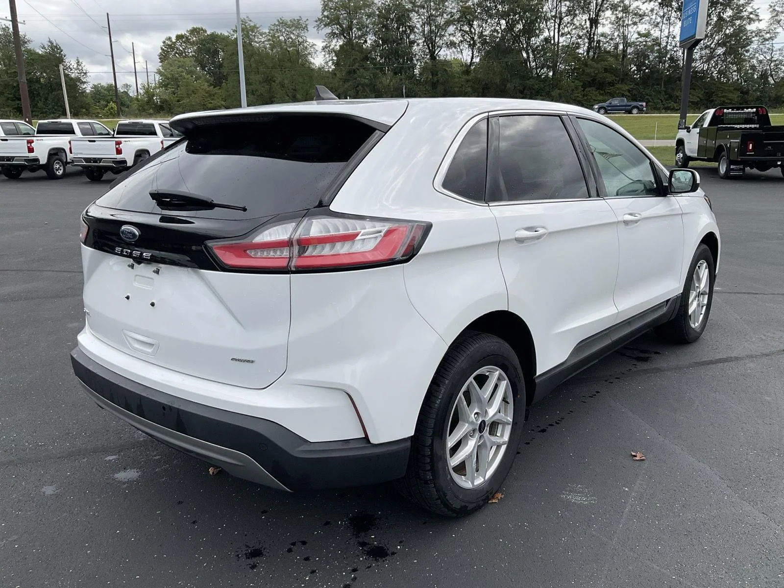Used 2024 WHITE Ford SEL image 6