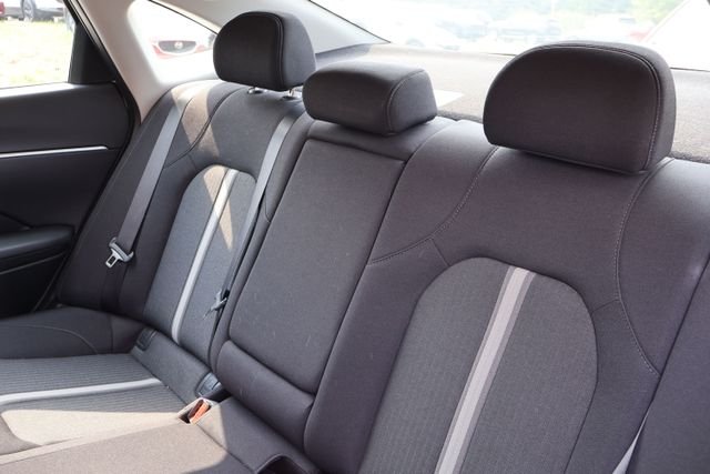 Used 2025 White Hyundai SEL image 10