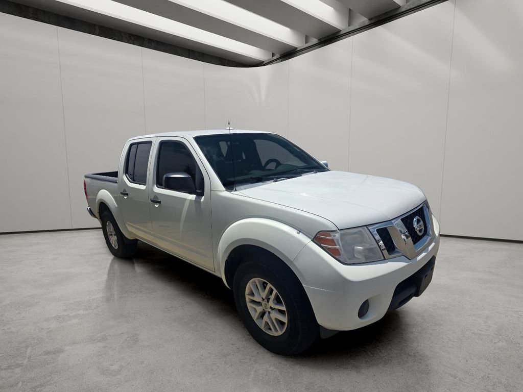 Used 2016 Glacier White Nissan SV image 10