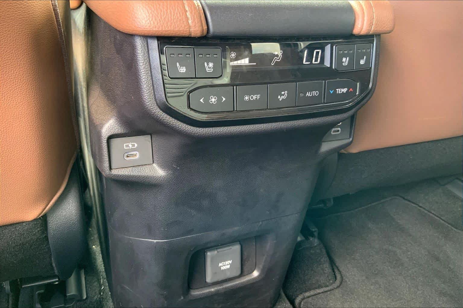 Used 2026 Wind Chill Pearl Toyota Platinum image 34