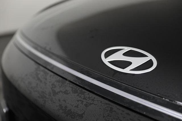 New 2026 Black Hyundai SEL Premium AWD image 62