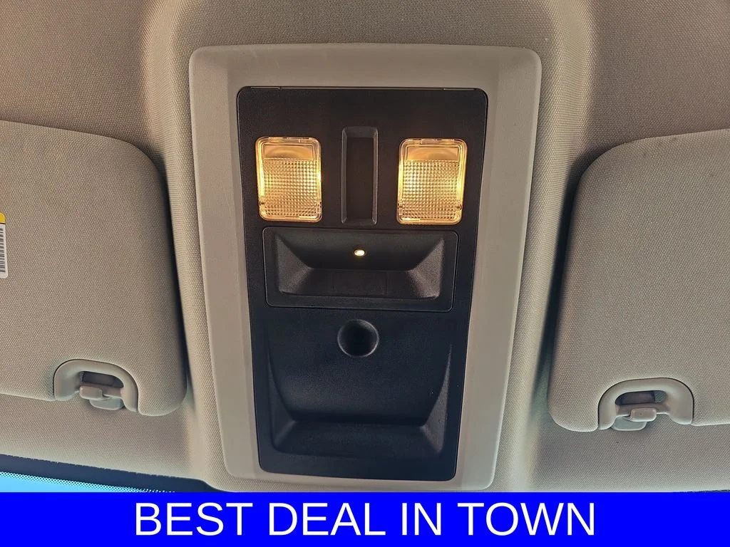 Used 2022 White Ram SLT image 30