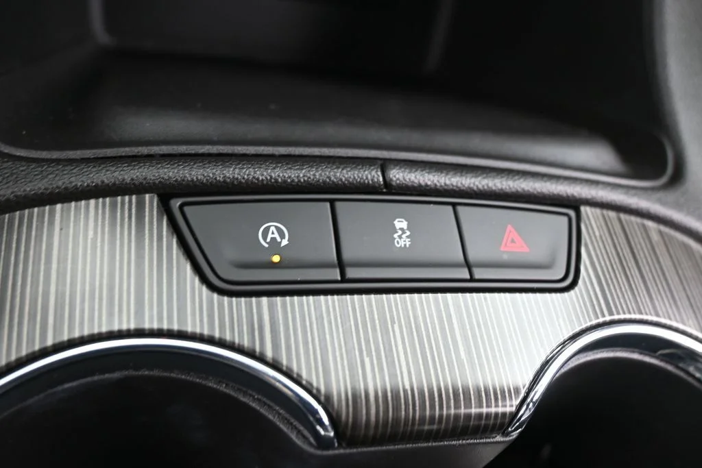 Used 2023 Sterling Metallic GMC SLT image 31