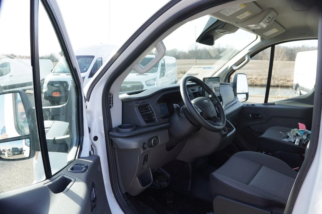 New 2026 Oxford White Ford Base image 12