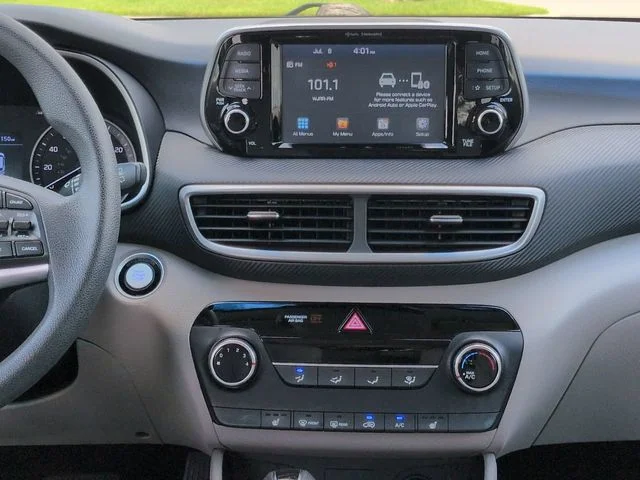 Used 2019 Silver Hyundai Value image 18