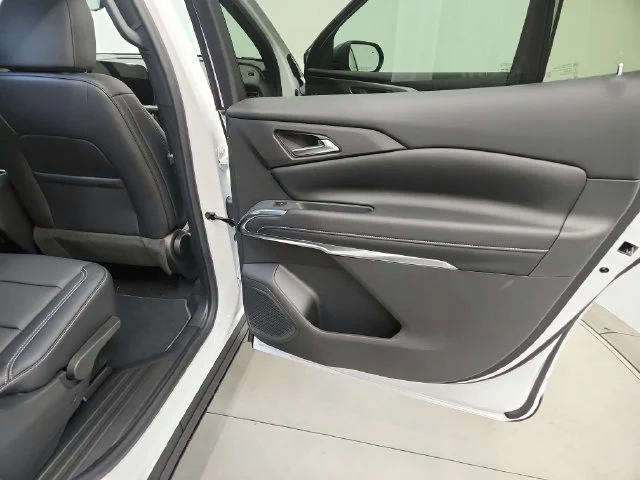 2027 Chevrolet Traverse LT - Photo 28