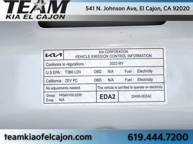 Certified Used 2023 White Kia Wave image 37